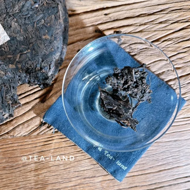 茶韻】普洱茶2005年鴻泰昌熟餅遠年七子餅茶400克/餅(百年老品牌自成一