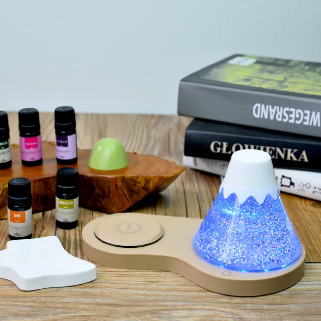 【Gdesign】富士山抹茶山飄飄燈｜2 in 1 七彩流光 / 磁吸充電(七彩流光燈/磁吸無線充電/玩轉山景/擴香石)