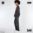 【Batman x Lee】男裝 牛仔褲｜743 中腰舒適直筒｜蝙蝠俠謎題人｜灰色洗水(LB517120888)