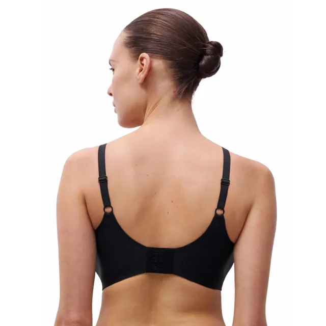 【Chantelle 仙黛爾】Soft Stretch Power.無痕 提托集中 無鋼圈 高強度運動女內衣 黑膚.26BQB_01N(V領背勾)