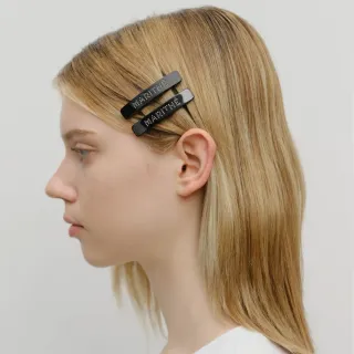 【MARITHE FRANCOIS GIRBAUD】官方旗艦 兩件組點狀常規LOGO金屬鑲嵌髮夾(黑色)