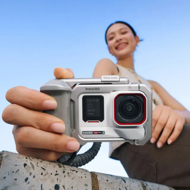 【Insta360】Ace Pro 2運動相機單電街拍套雪山白(公司貨)