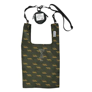 【KIU】交換禮物 日本 可斜背防水包 購物袋 可收納 包包吊飾可掛 附菊繩(449-175 草原花豹)