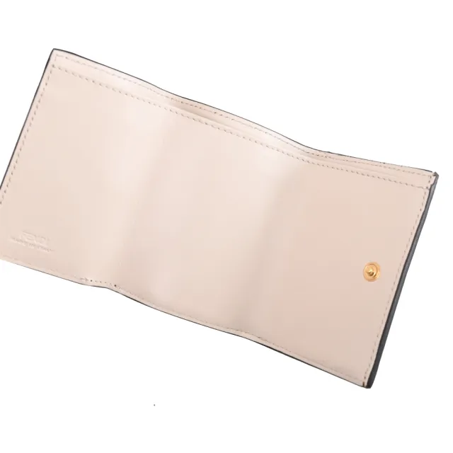 【FENDI 芬迪】金屬雙F LOGO撞色皮革三折雙面小零錢短夾(咖白)