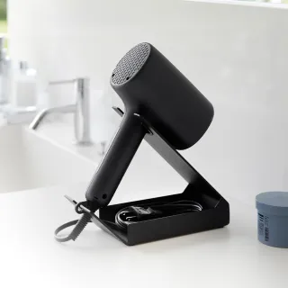 【YAMAZAKI 山崎】tower桌上式吹風機收納架-黑(吹風機架/電捲棒/桌面整理/衛浴收納/日本山崎)