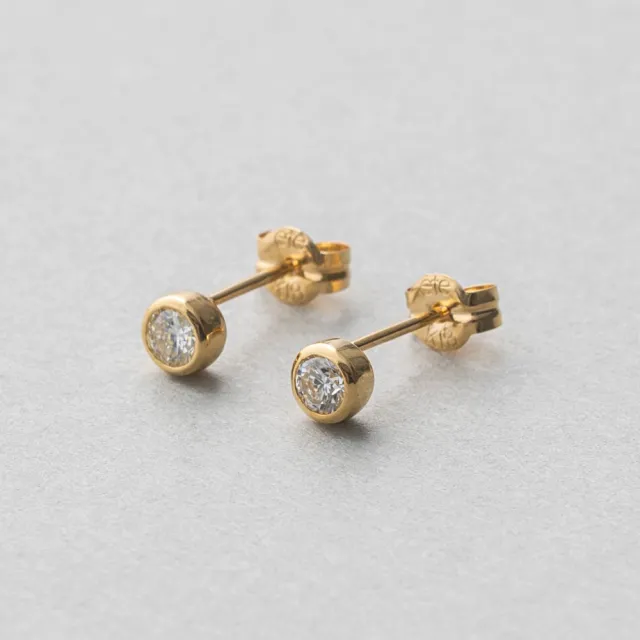 【ete】K18 經典單鑽包鑲鑽石耳環-0.20ct(金色 玫瑰金色)