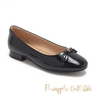 【Pineapple Outfitter】光輝照耀漆皮平底鞋PHELPS(鏡黑色)
