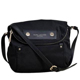 【MARC JACOBS 馬克賈伯】MJ 尼龍磁吸釦翻蓋馬鞍包黑色小豬包
