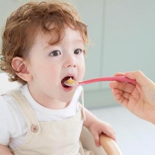 【韓國 Silipot】鉑金矽膠動物造型幼兒湯匙 熊讚/長頸鹿附儲存盒(可熱水消毒 防摔 仿奶嘴頭)