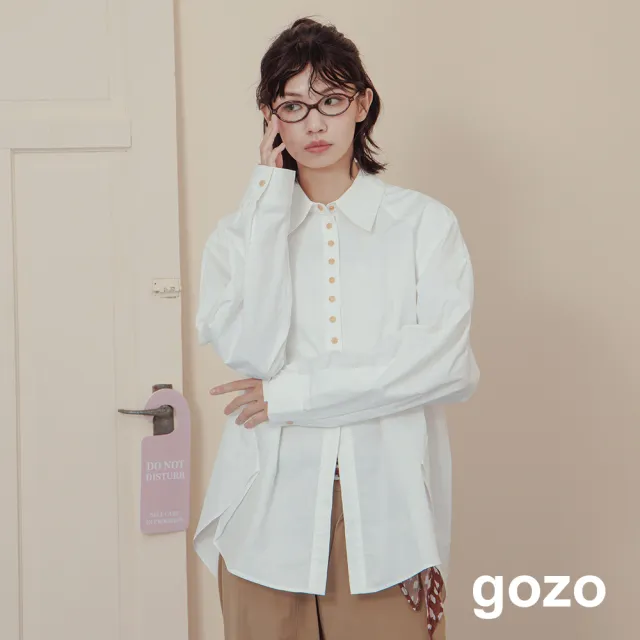 【gozo】配色釦造型打褶下擺長袖襯衫(三色)