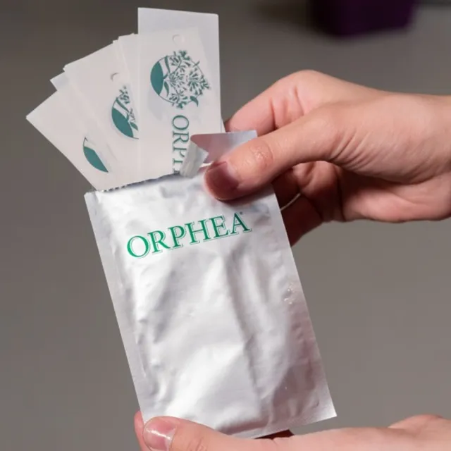 【ORPHEA 歐菲雅】書籤式衣物掛片+掛耳式衣物吊片(可取代樟腦丸、增添衣物香味)