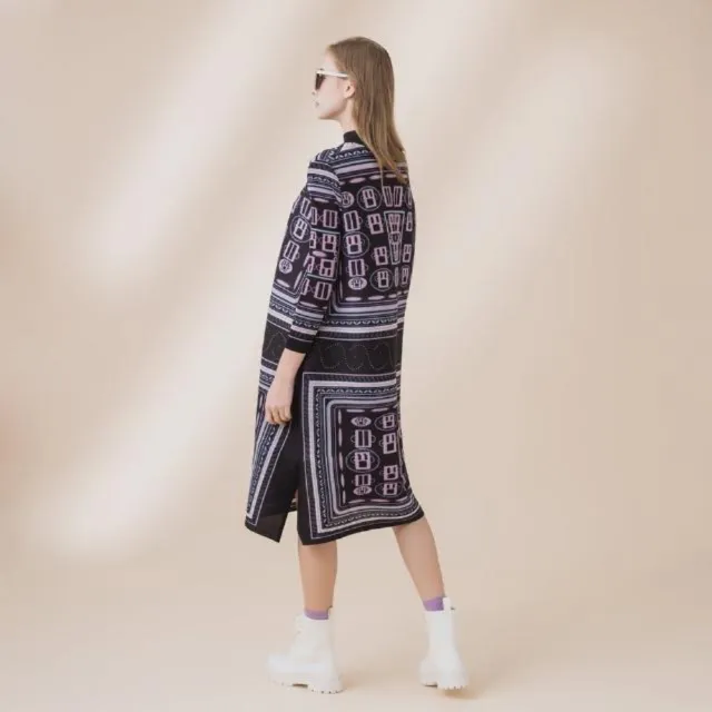 【YUTZUYA 優姿雅】織紋幾何圖案摺衣洋裝(七分袖/高彈力/修身傘襬/寬鬆版型)