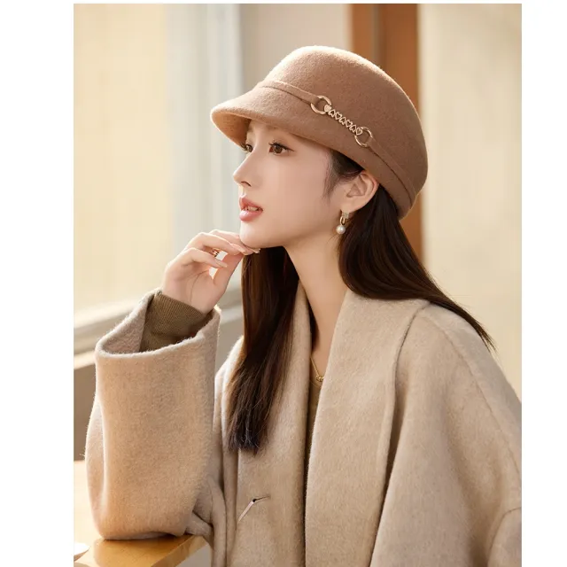 【HaNA 梨花】買一送一贈圍脖 秋冬氛圍感巔峰側邊金鏈毛呢帽毛帽(毛呢帽 秋冬氛圍 立體剪裁)