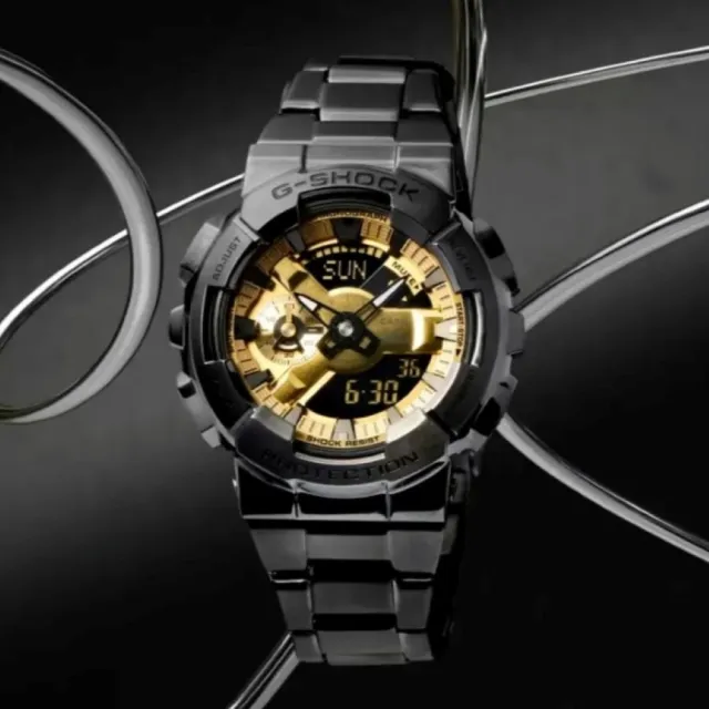 【CASIO 卡西歐】G-SHOCK 全金屬高階質感雙顯腕錶 電子錶--黑金/51.9mm(GM-110BD-1A9)