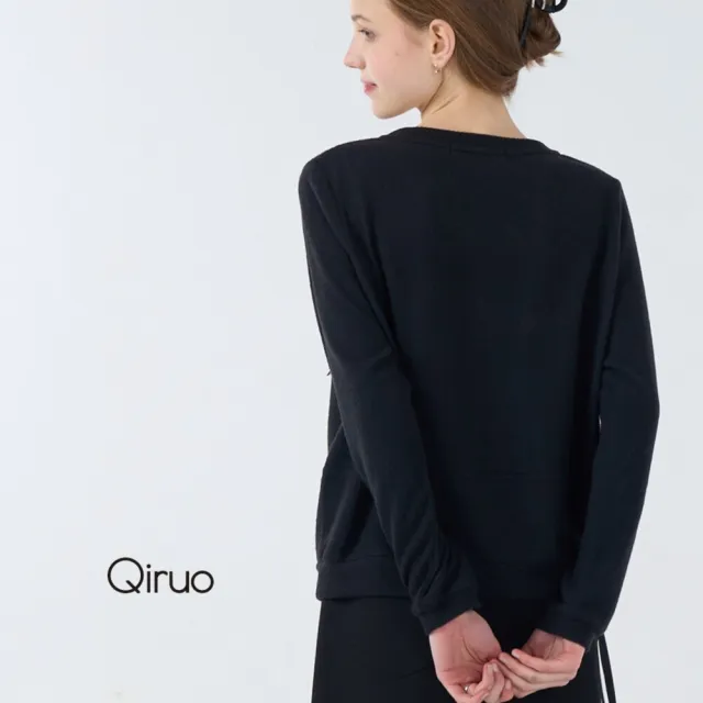 【Qiruo 奇若名品】毛絨保暖布料 圓領大英文長袖黑色長袖上衣 6248A 