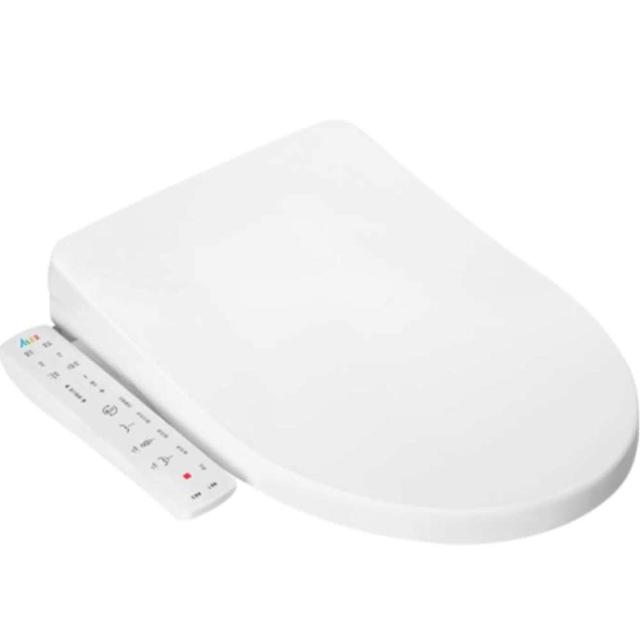 Alex電光 EF9540 Alex電光 EF9540 瞬熱式免治馬桶座,採用韓國原裝進口設計,ABS與不鏽鋼材質耐用堅固,瞬熱加熱技術提供即時溫水舒適體驗。適用AC110V 60Hz電壓,電線長170cm,適合1~5kgf/cm2水壓環境。尺寸W449 x D501 x H112 mm,重量僅4.8kg,輕鬆安裝於家用馬桶,提升衛浴衛生與便利性。完美解決冬季冰冷馬桶困擾,讓每一次使用都溫暖舒適!