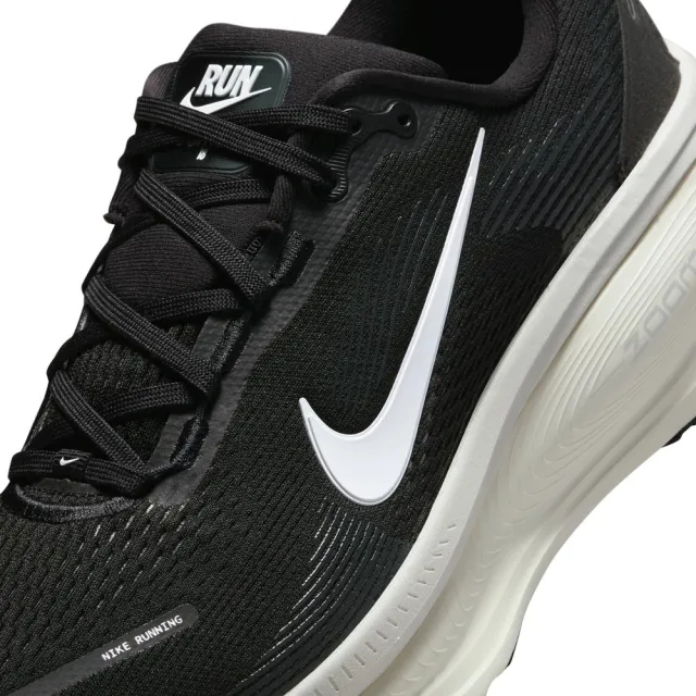 【NIKE 耐吉】男慢跑鞋 NIKE VOMERO 18 邁柔 氣墊 黑(HM6803007)