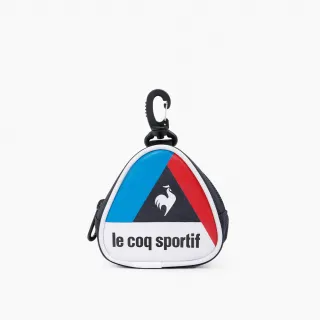 【LE COQ SPORTIF 公雞】高爾夫系列 男款藍色懷舊設計三角形高爾夫球袋時尚小吊飾 QGW0J703