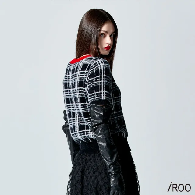 【iROO】紅邊經典格紋短袖針織上衣