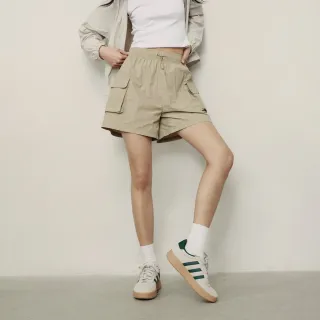 【GIORDANO 佐丹奴】韓系選品 女裝工裝夏新款口袋鬆緊腰休閒短褲(01 卡其)