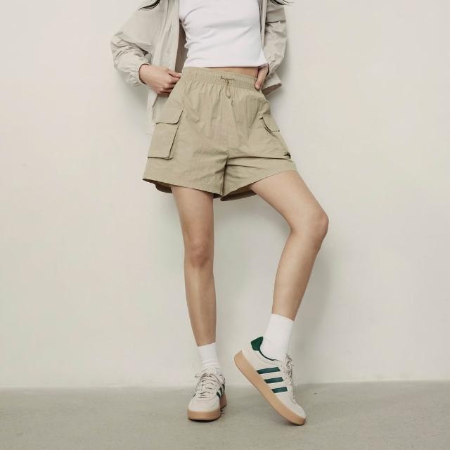 【GIORDANO 佐丹奴】韓系選品 女裝工裝夏新款口袋鬆緊腰休閒短褲(01 卡其)