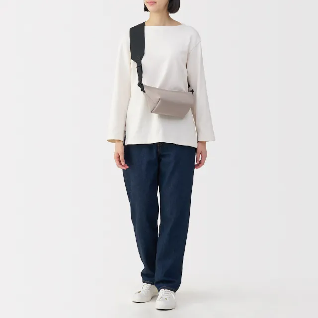 【MUJI 無印良品】再生聚酯纖維寬背帶迷你肩背包(黑色/深米)