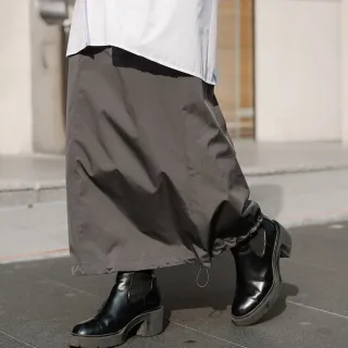 【plain-me】SAAKO 多口袋抽繩下襬工裝裙 SAA5025-251(女裙子 長裙 休閒裙子 工裝裙)