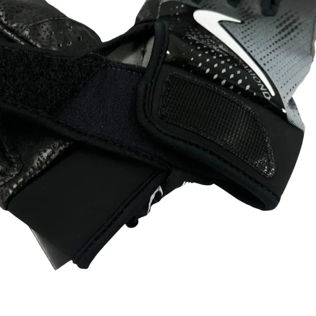 【NIKE 耐吉】HYPERDAMOND 3.0少年用打擊手套黑X灰白標一雙入(N1009789091)