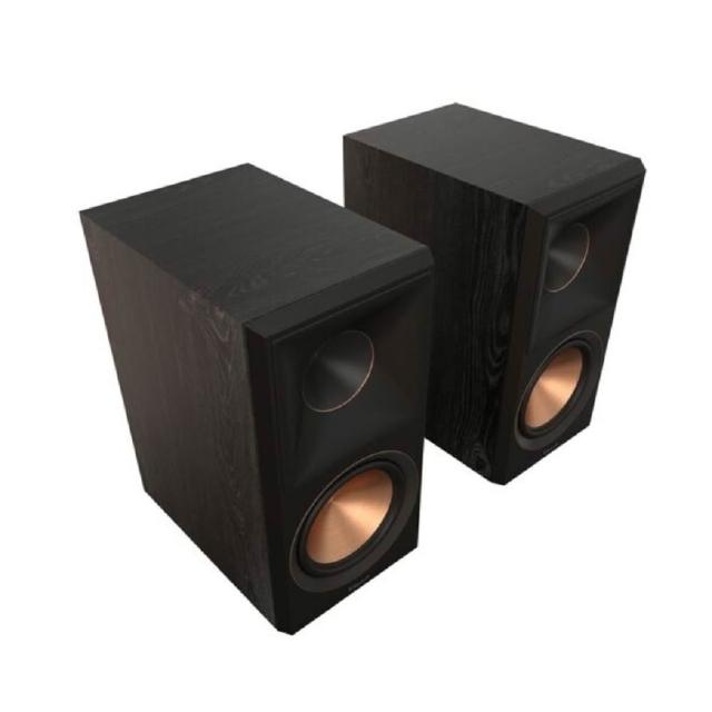 Klipsch 古立奇 RP-600M II 是高品質木質書架喇叭,採用兩件式設計,適閤家用環境,提供黑色優雅外觀。支援其他輸入介面,帶來強勁音效與細膩聲場,完美提升居家娛樂體驗。 Klipsch古立奇 RP-600M II