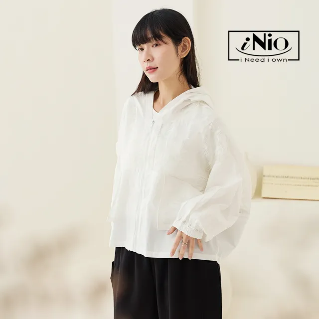【iNio 衣著美學】帥氣個性翻領連帽外套 網紗壓紋拼接 微縮袖口外套(CEW4803)