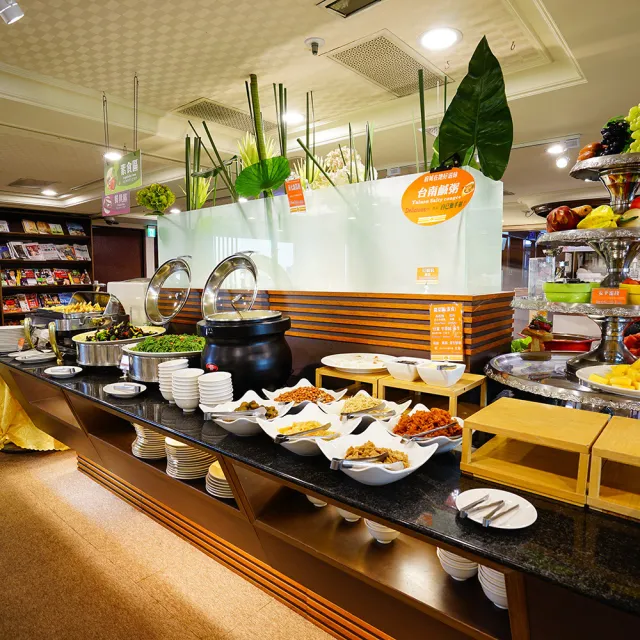 【台南劍橋大飯店】雙人住宿券買一送一/贈送下午茶點+古蹟門票(MO)