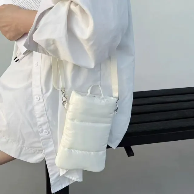 【Warm House Decor 暖和家居】雙11 羽絨雲朵手機袋(斜背小方包 側背包 小包包 休閒包)