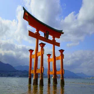 【喜鴻假期】★台中出發．岡山廣島四國５日★道後溫泉、嚴島神社、倉敷美觀、溪谷遊船、無自理餐