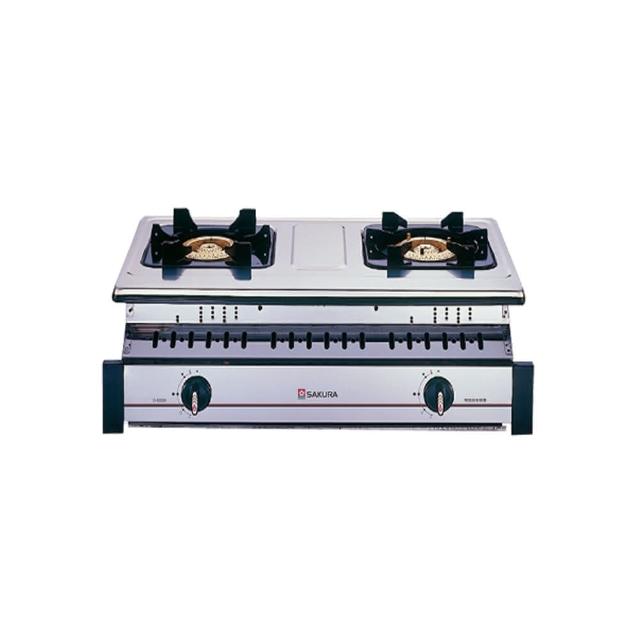  SAKURA 櫻花牌 G-6320 雙口瓦斯爐，採用臺灣製造不鏽鋼爐臺與傳統外擴火焰爐頭，提供穩定高效加熱，壓電式自動點火方便使用。挖孔尺寸 670 × 325 mm，機體尺寸 705 × 450 × 235 mm (含爐架)，瓦斯消耗量 9~10 kW，能源效率第二級，適用天然瓦斯，BSMI 許可字號 R51085，保固 1 年，標準安裝，適合現代廚房，提升烹飪效率與安全。 