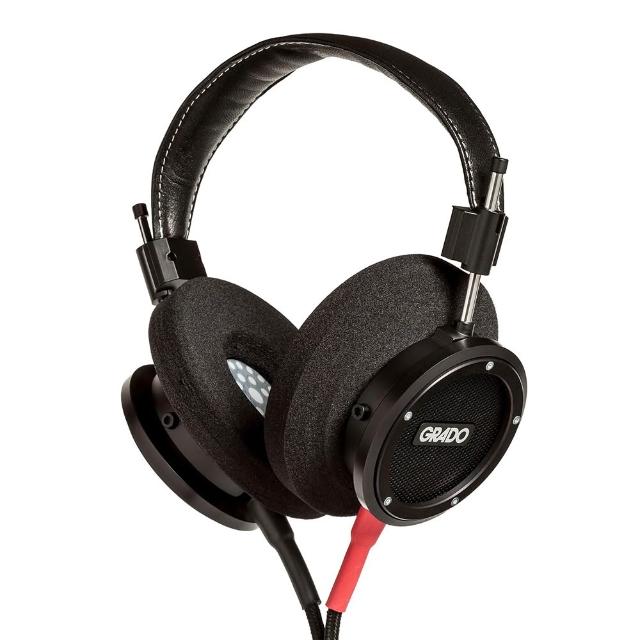 Grado Signature S750 是一款耳罩式耳機，提供高品質音效與舒適佩戴體驗，適合追求音質與舒適的聽眾。無認證，注重音質與設計。