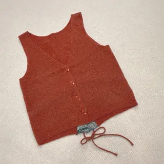 【VERTEX】V領羊毛造型後拼接碎花背心-B