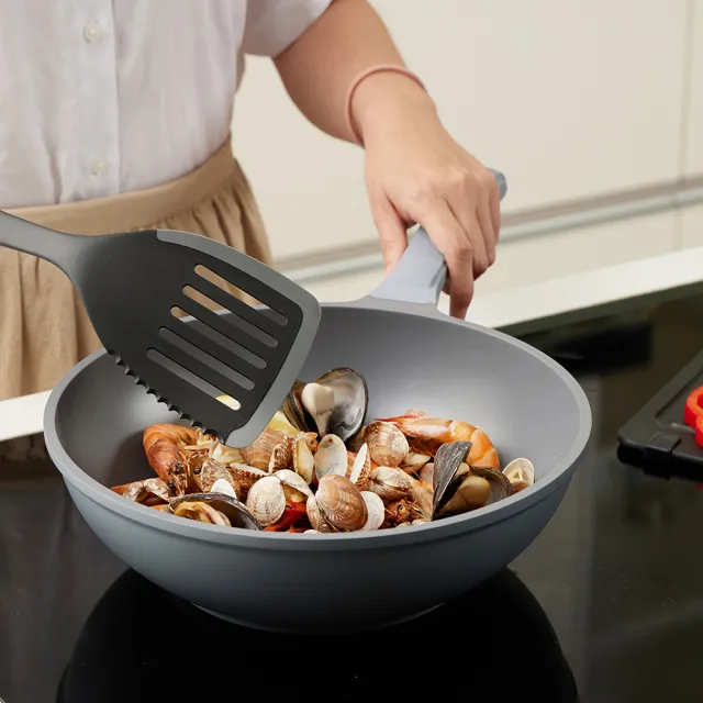 【CorelleBrands 康寧餐具】SNAPWARE 鈦不沾鑄造深炒鍋28cm-IH爐可用