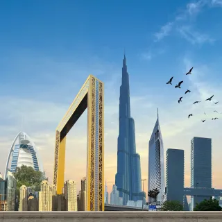 【喜鴻假期】【精選杜拜７日】大清真寺、阿布達比羅浮宮、法拉利樂園、哈里發塔登塔《１０人成行》