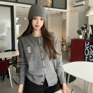 【AS 梨卡】女裝 外套 毛衣 慵懶針織 復古外套 花朵毛衣 刺繡針織 長袖針織 寬鬆毛衣(寬鬆毛衣 長袖針織)