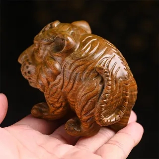 【LEEHER】綠檀木工藝品/桌面裝飾/家居擺飾/招財老虎擺件/擺件/檀木擺設/裝飾品/老虎木雕/原木工藝品/