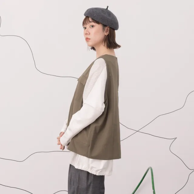 【MOSS CLUB】袋蓋口袋背後挖空活褶背心(藍 綠)