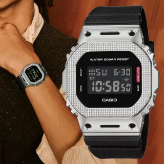 【CASIO 卡西歐】G-SHOCK 現代工業風 經典金屬 方形電子腕錶 母親節 禮物 推薦(GM-5600M-1)