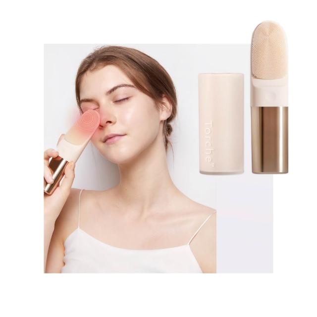  NUEVA Torche 電動洗面刷 HA1000005，臺灣原廠製造，採用充電式電源設計，尺寸430x375x385mm，輕巧僅135g，適合一般膚質與敏感肌膚使用。多色系選擇，配備專用刷頭，提供深層清潔與溫和按摩，1年保固。完美潔顏儀，提升肌膚保養效率，讓你輕鬆擁有潔淨光滑肌膚。 