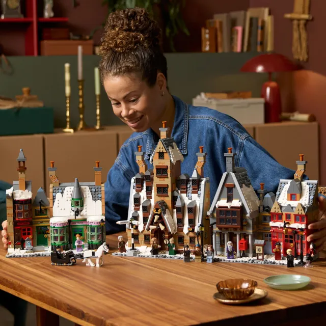 【LEGO 樂高】哈利波特系列 76457 活米村－典藏版(Harry Potter 建築玩具 積木 居家擺設)