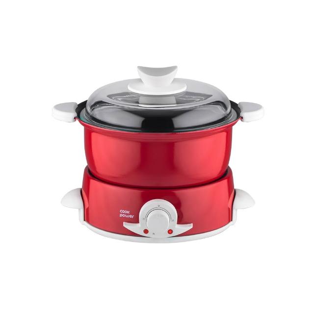 鍋寶 DH-1876R 電火鍋，紅色系時尚設計，專為2人份使用，容量適中方便小家庭或情侶享用。內鍋採用不粘塗層合金材質，煮食不沾黏易清洗。功率600~700W，快速加熱煮火鍋、湯品或熱食。電壓110V/60Hz，尺寸約長25.7x寬20.7x高20.6cm，重量約1880g，輕巧好收納。產地中國，保固1年，配件詳見商品內文。適合居家、宿舍或辦公室使用的高CP值電火鍋。