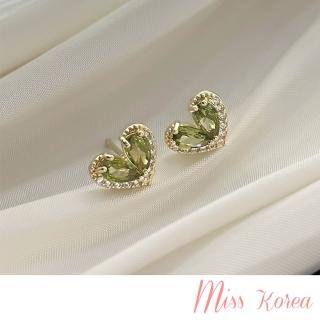 【MISS KOREA】韓國設計S925銀針閃耀綠寶石美鑽愛心造型耳釘 耳環(S925銀針耳釘 綠寶石耳釘 美鑽耳釘)