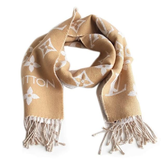 高品質義大利製羊毛圍巾，採用路易威登經典 ESSENTIAL 圖案設計，卡其色系優雅大方，適合女性日常搭配，附原廠防塵套，展現高檔時尚風格。