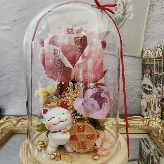 【OSTARA FLORIST 奧斯塔拉花藝】笑眼瞇瞇招財有錢花玻璃罩(招財貓、有錢花、開業、榮升、玻璃罩)