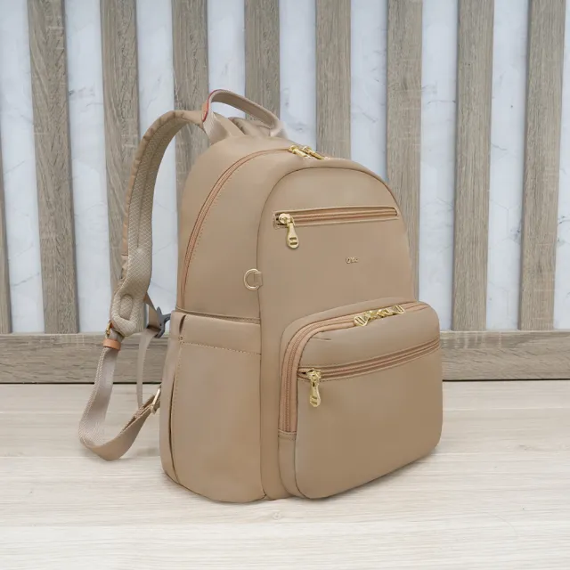 【OMC】雙11 必buy寬側袋附胸扣旅行休閒後背包03531A(奶茶)