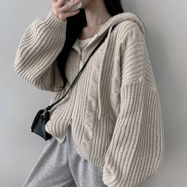 【D.studio】韓版麻花連帽雙拉鍊寬鬆毛衣外套(針織上衣冬天女裝保暖外套 運動外套連帽外套長袖上衣J414)
